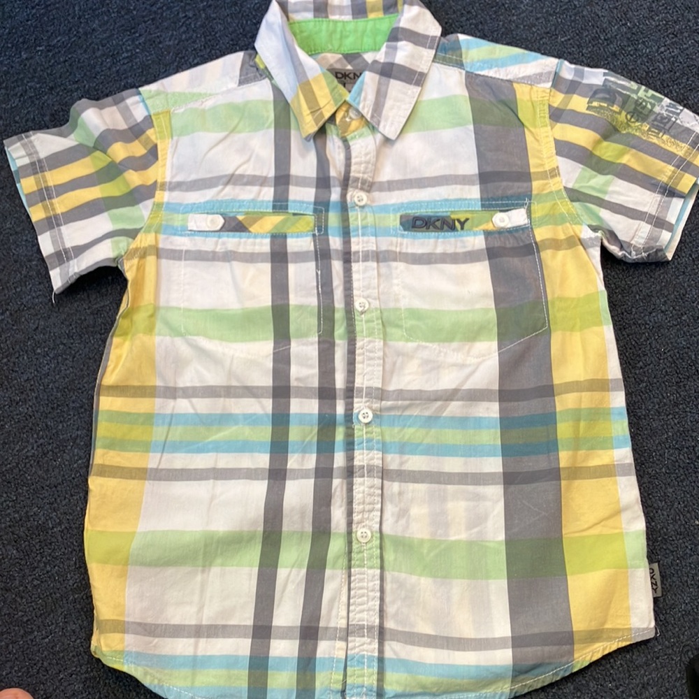 DKNY Boys Short Sleeve Button Up Size 7